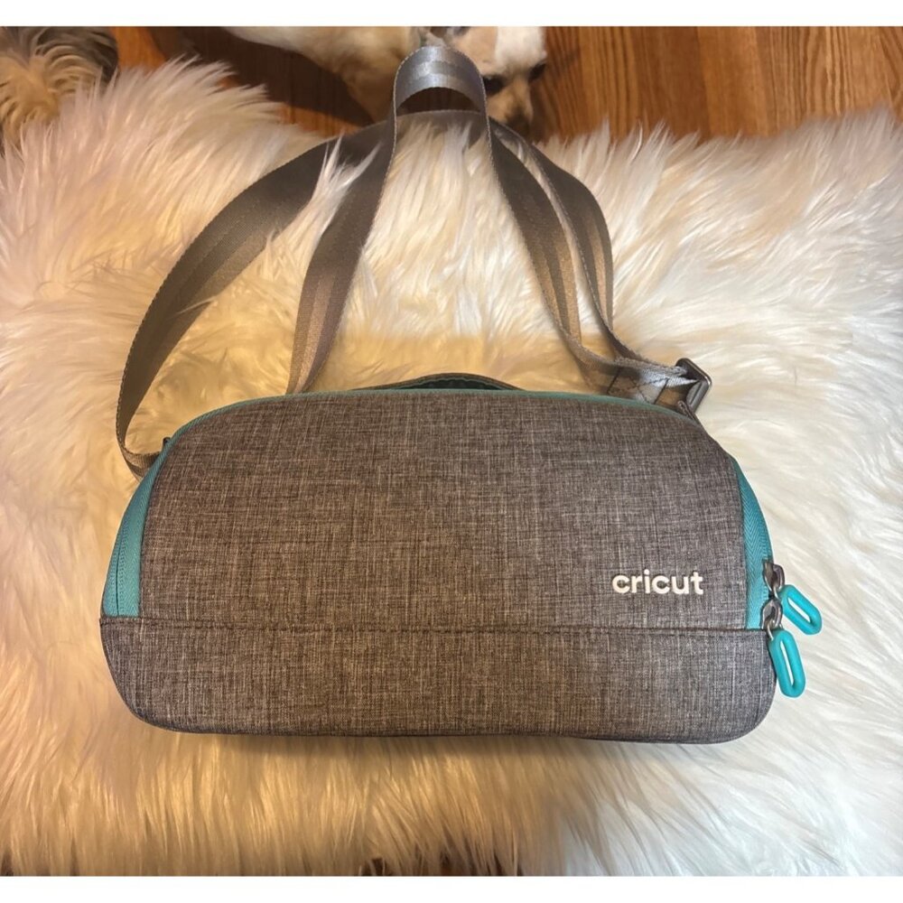 Cricut Joy Carrying Case Adjustable Strap Compact Design Durable Fabric crafting - Picture 2 of 5